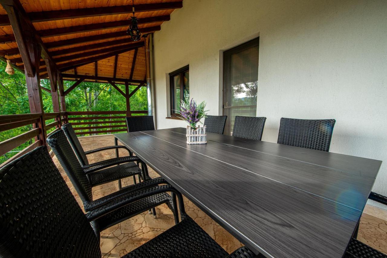 Vila Oia Wellness & Spa Breaza  Exterior photo